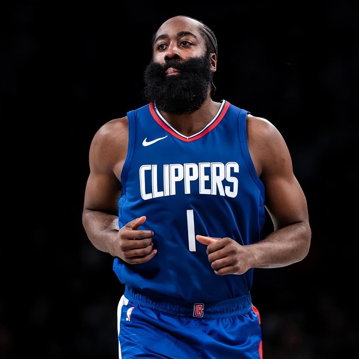 九游娱乐-哈登在曼联比赛中战术调整,高光表现引发热议!的简单介绍